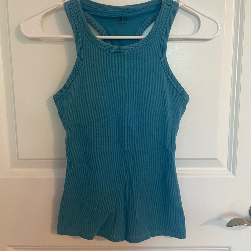 ALO Yoga Blue Fitted Sleeveless Tank Top